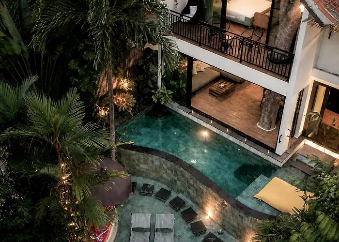 Luxury Treehouse, Stunning View, Great Location! *