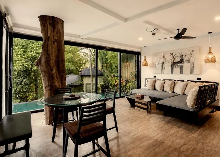 Luxury Treehouse, Stunning View, Great Location! Holiday home *